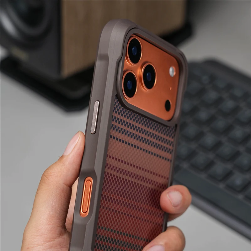 Tech Accessories Hard Case - حافظة مغناطيسية أصلية بتصميم هندسي منسوج