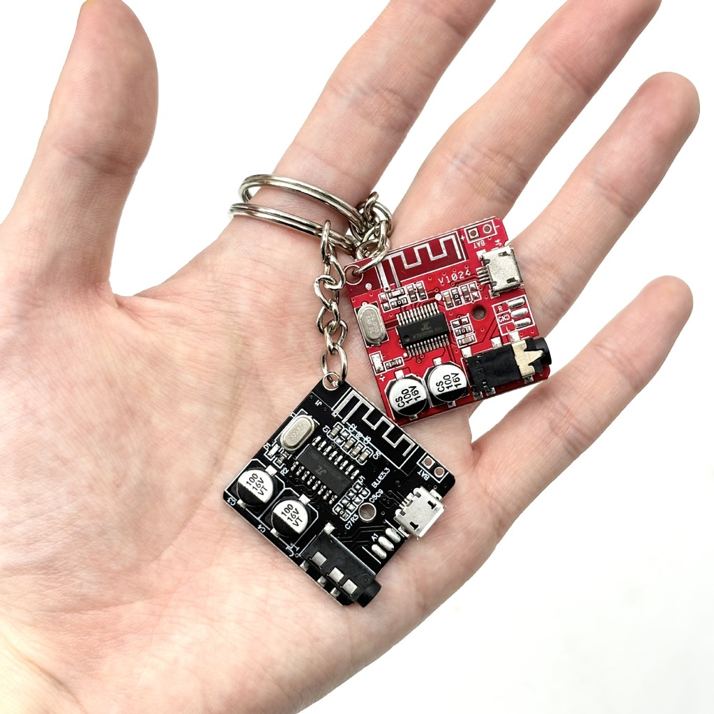 Tech Accessories Key - سلسلة مفاتيح بتصميم لوحة دوائر كهربائية